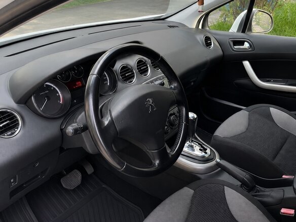 2012 Peugeot 308 I Рестайлинг, белый, 585000 рублей - вид 6