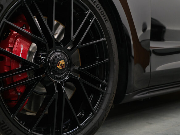 2026 Porsche Panamera GTS III, чёрный, 29700000 рублей - вид 10