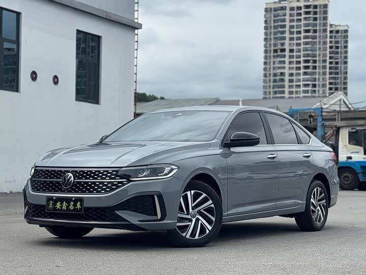 Открыть фотографии: Volkswagen Lavida III Рестайлинг