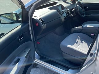 2011 Toyota Prius JDM II Рестайлинг (XW20), серебристый, 1200000 рублей, вид 5