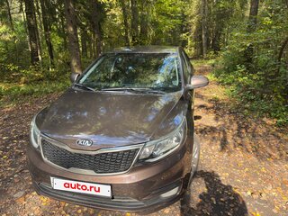 2015 Kia Rio III Рестайлинг, коричневый, 890000 рублей, вид 2