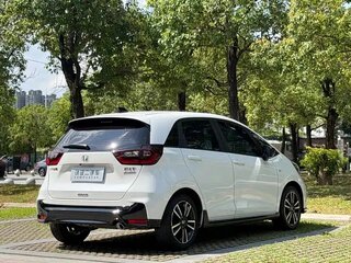 2023 Honda Fit IV Рестайлинг, белый, 1100000 рублей, вид 4