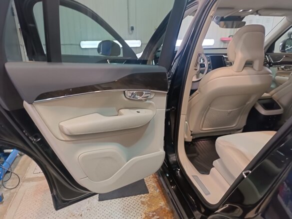 2016 Volvo XC90 II, чёрный, 2900000 рублей - вид 18