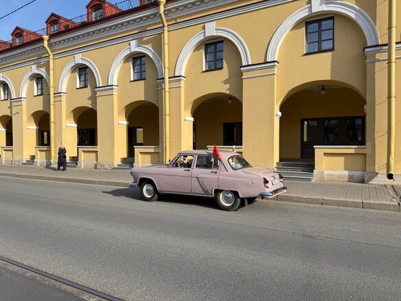1966 ГАЗ 21 «Волга» 21Р, розовый, 900000 рублей - вид 10