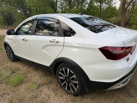 2023 Lada (ВАЗ) Vesta Cross I Рестайлинг (NG), белый, 1460000 рублей, вид 3
