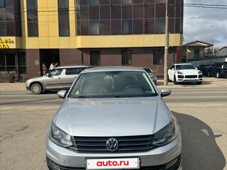 2018 Volkswagen Polo V Рестайлинг, серебристый, 1125000 рублей, вид 2