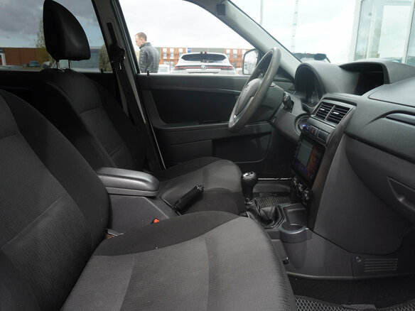 2018 Lada (ВАЗ) Priora I Рестайлинг, белый, 505000 рублей - вид 18