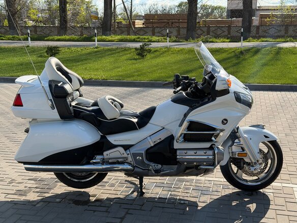 2014 Honda GL 1800 Gold Wing, белый, 1650000 рублей - вид 4