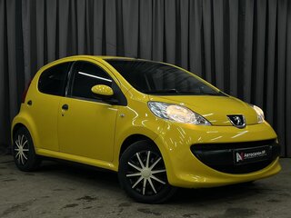 2007 Peugeot 107 I, жёлтый, 299900 рублей, вид 3