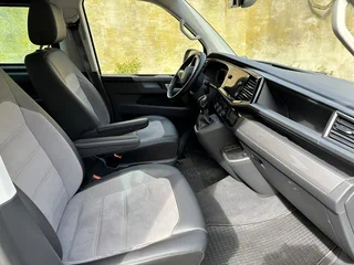 2023 Volkswagen Multivan T6 Рестайлинг, серебристый, 5540000 рублей, вид 3