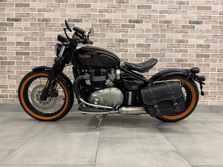 2018 Triumph Bonneville Bobber, красный, 1140000 рублей, вид 3