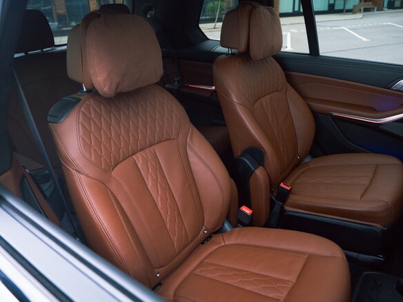 2025 BMW X7 40d I (G07) Рестайлинг, серый - вид 19