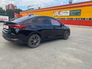 2022 Hyundai Accent V Рестайлинг, чёрный, 2100000 рублей, вид 4