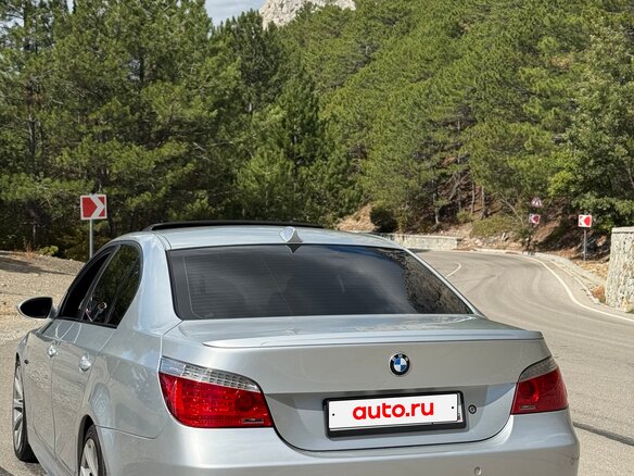 2003 BMW 5 серии 530i V (E60/E61), серебристый, 1500000 рублей - вид 4