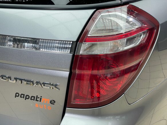 2008 Subaru Outback III Рестайлинг, серебристый, 1050000 рублей - вид 15