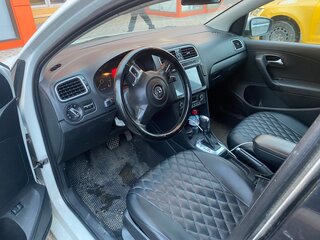 2014 Volkswagen Polo V, белый, 700000 рублей, вид 5