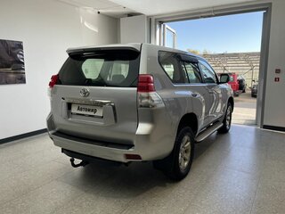 2011 Toyota Land Cruiser Prado 150 Series, серебристый, 2390000 рублей, вид 4