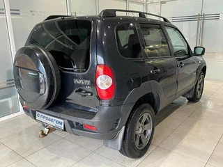 2017 Chevrolet Niva I Рестайлинг, синий, 744000 рублей, вид 4