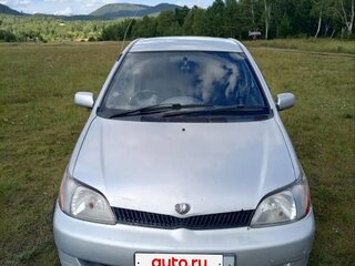 2001 Toyota Platz, серебристый, 290000 рублей, вид 3