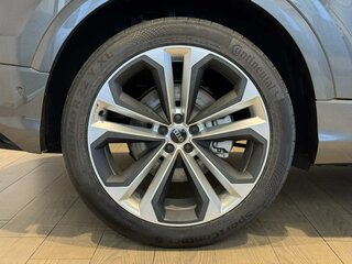 2026 Audi Q8 55 TFSI I (4M) Рестайлинг, серый, 16390000 рублей, вид 5