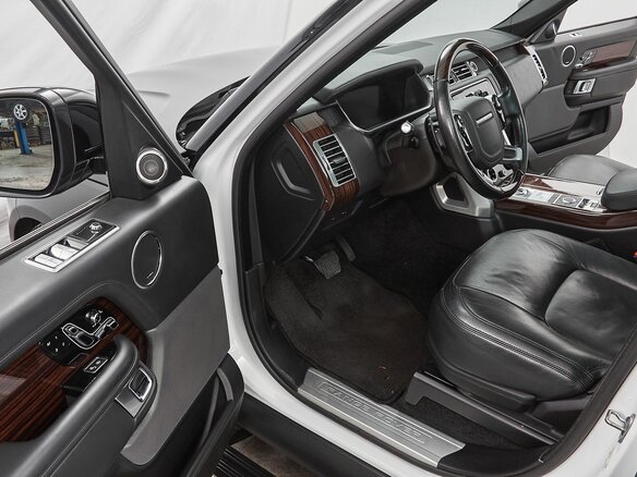 2018 Land Rover Range Rover IV Рестайлинг, белый, 8999000 рублей - вид 8