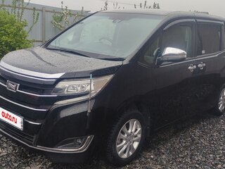 2017 Toyota Noah III (R80) Рестайлинг, чёрный, 2050000 рублей, вид 2