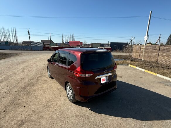 2017 Honda Freed+ II, красный, 1380000 рублей - вид 17