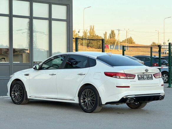 2018 Kia Optima IV Рестайлинг, белый, 2150000 рублей - вид 12