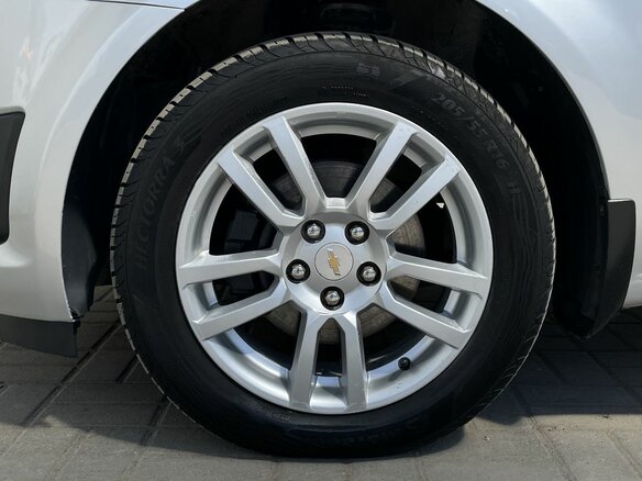 2012 Chevrolet Aveo II, серебристый, 765000 рублей - вид 13