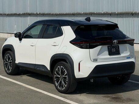2022 Toyota Yaris Cross I, белый, 1630000 рублей, вид 3