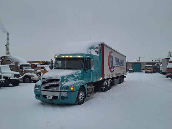 2004 Freightliner Century Class, зелёный, 3200000 рублей - вид 11