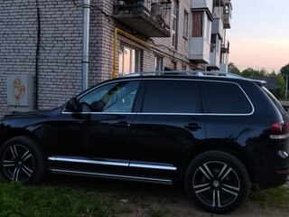2008 Volkswagen Touareg I Рестайлинг, чёрный, 930000 рублей, вид 4