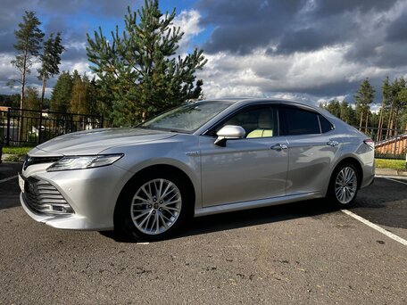 2019 Toyota Camry Japan Market VIII (XV70), серый, 2250000 рублей, вид 2