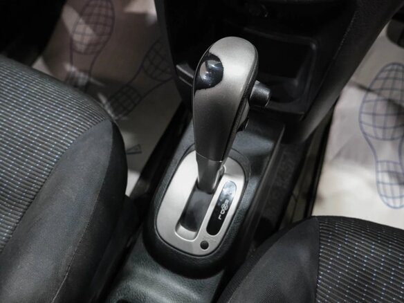 2010 Nissan Note I Рестайлинг, серебристый, 679000 рублей - вид 16
