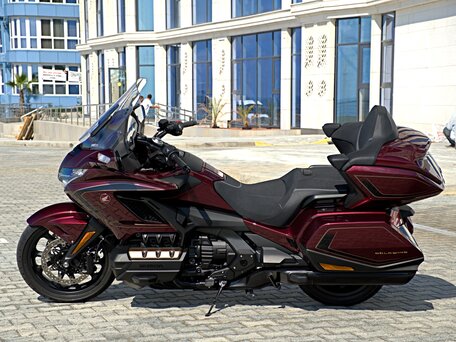 2026 Honda GL 1800 Gold Wing, красный, 3200000 рублей, вид 5