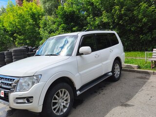 2015 Mitsubishi Pajero IV Рестайлинг 2, белый, 2500000 рублей, вид 1