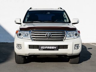 2015 Toyota Land Cruiser 200 Series Рестайлинг 1, белый, 5150000 рублей, вид 3