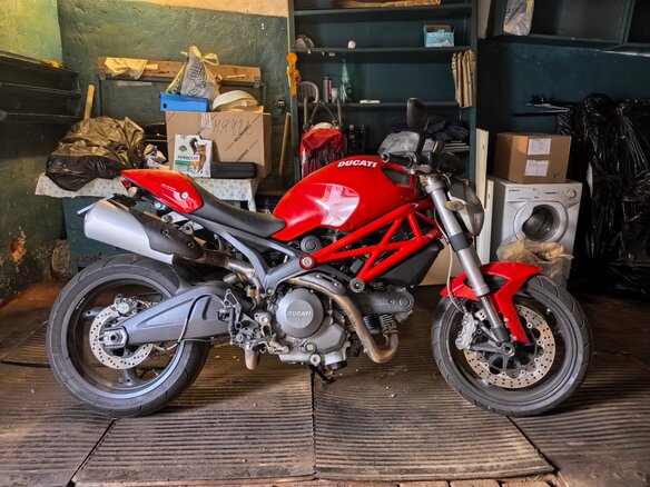 2009 Ducati Monster 696, красный, 380000 рублей - вид 9