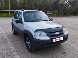 2018 Chevrolet Niva I Рестайлинг, серебристый, 570000 рублей, вид 3