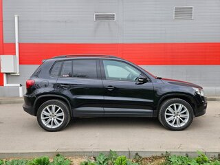 2011 Volkswagen Tiguan I Рестайлинг, чёрный, 1300000 рублей, вид 3