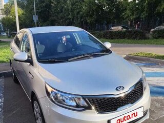 2017 Kia Rio III Рестайлинг, серебристый, 1200000 рублей, вид 1