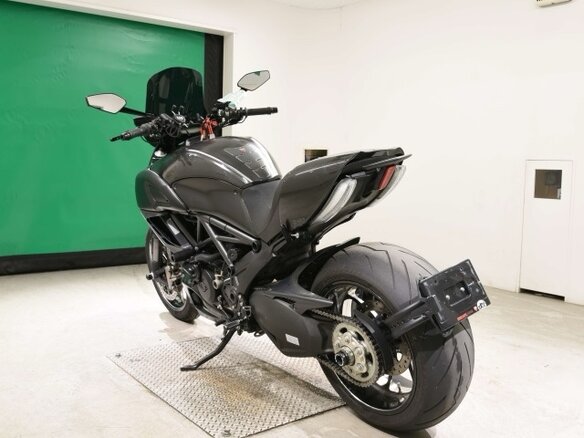 2011 Ducati Diavel Carbon, чёрный, 871000 рублей - вид 5