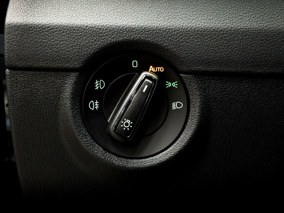 2018 Skoda Octavia III (A7) Рестайлинг, серый, 2090000 рублей - вид 26