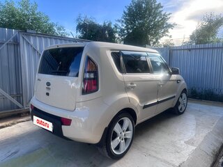 2010 Kia Soul I, бежевый, 728000 рублей, вид 4