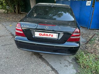 2003 Mercedes-Benz E-Класс 320 III (W211, S211), чёрный, 375000 рублей, вид 3