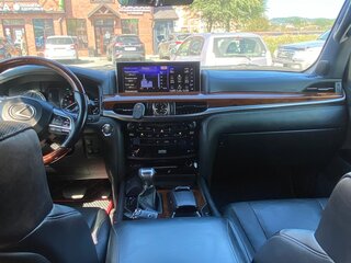 2017 Lexus LX 570 III Рестайлинг 2, чёрный, 9550000 рублей, вид 4