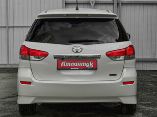 2011 Toyota Wish II, белый, 1315000 рублей, вид 5