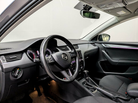 2018 Skoda Octavia III (A7) Рестайлинг, серый, 2090000 рублей - вид 16