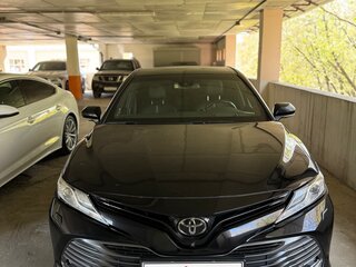 2021 Toyota Camry VIII (XV70), чёрный, 4550000 рублей, вид 1