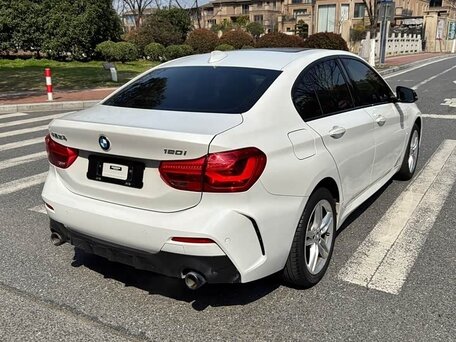 2023 BMW 1 серии 120i III (F52) Рестайлинг, белый, 2133000 рублей, вид 4